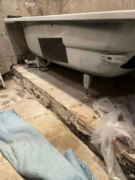 Демонтаж (с вывозом мусора) 2 подиума: первый под ванной и второй под унитазом.Донской....