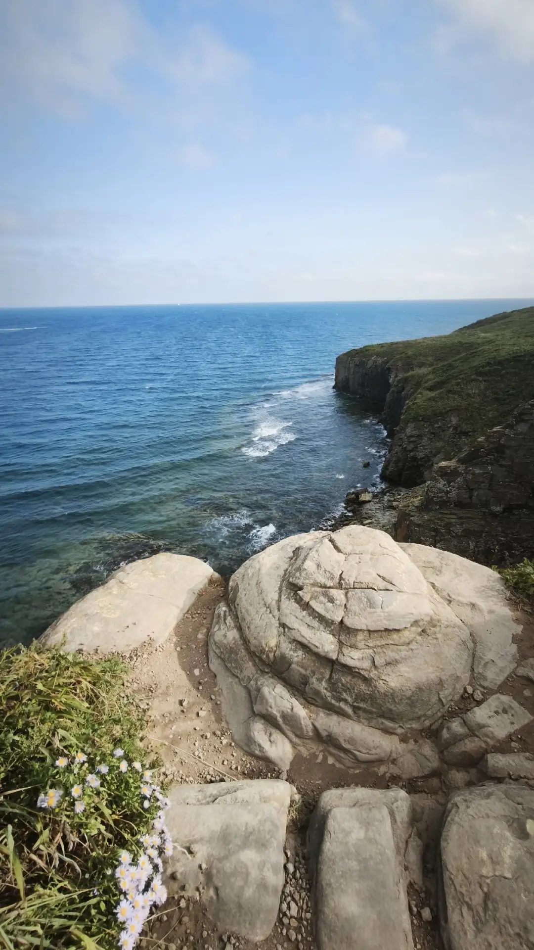 🌊 Мыс Тобизина — настоящий край земли на острове Русский! 🌄