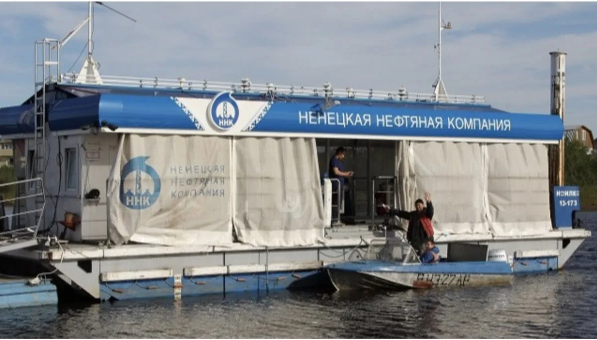 Плавучая заправка ННК закрывается на межсезонье с 16 октября.