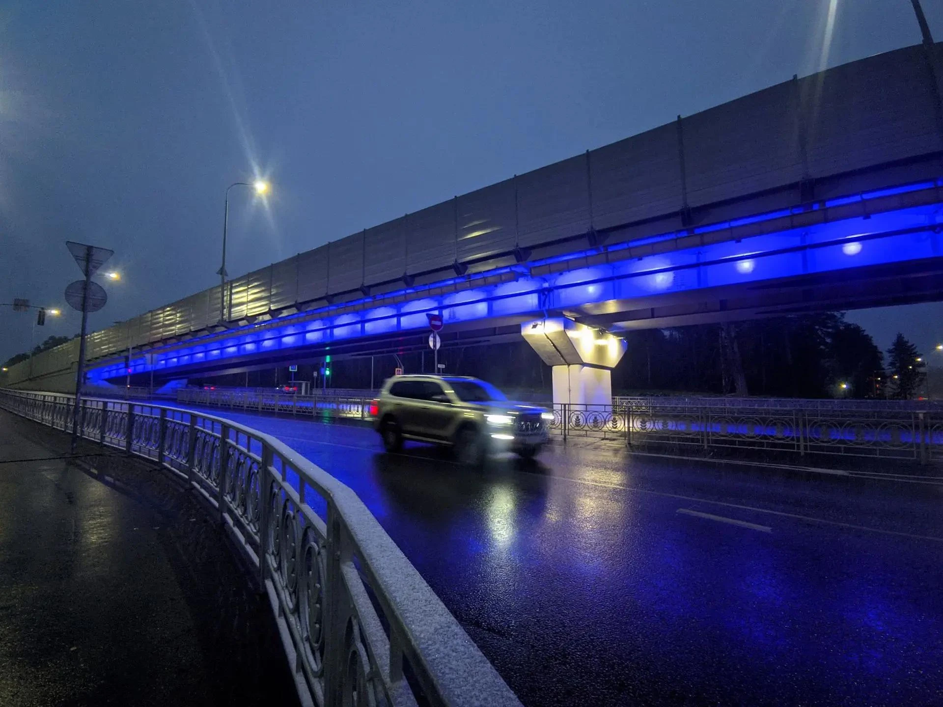 Подсветка на развязке Змеиногорского тракта в Барнауле готова 💡