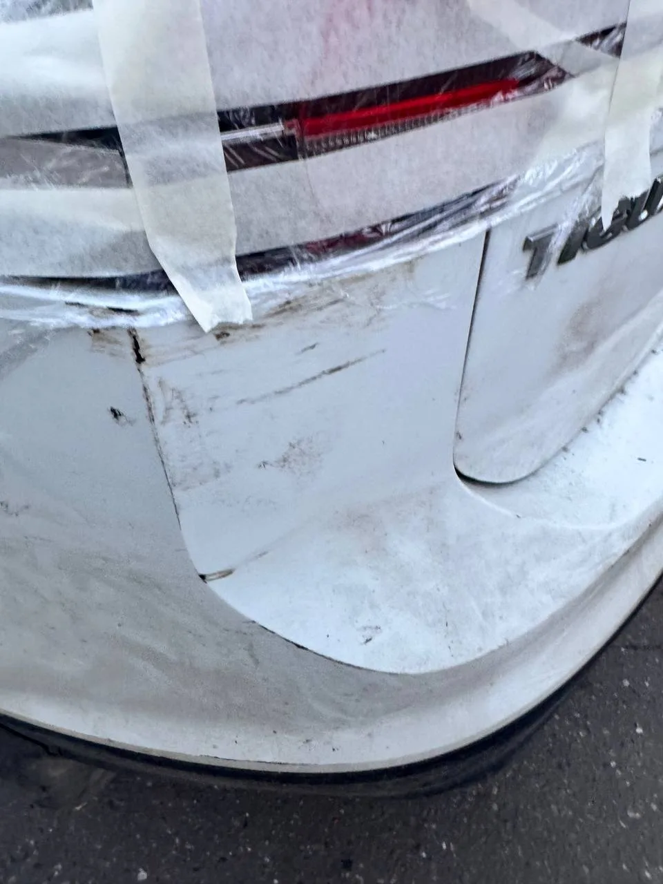 Здравствуйте. Вчера около дома 6 по ул. Ленина на паковке произошло ДТП. Предположитель...