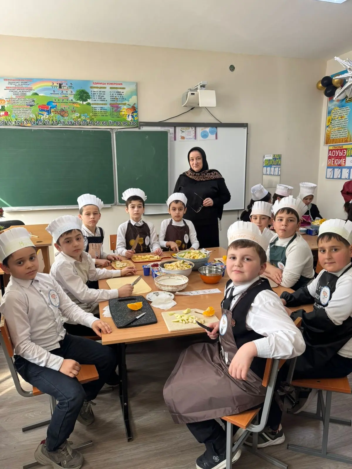 В нашем 3 «А» что ни день, то праздник 📌