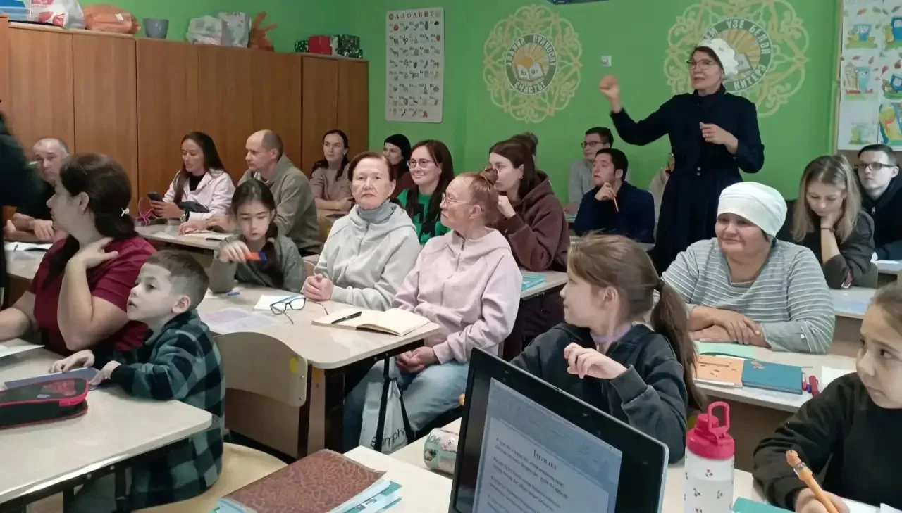 3 октября в школе «Яктылык» начала работу Воскресная школа по обучению татарскому языку...