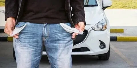 Средний возраст автомобилей на дорогах США увеличился до 14,5 лет, что является историч...