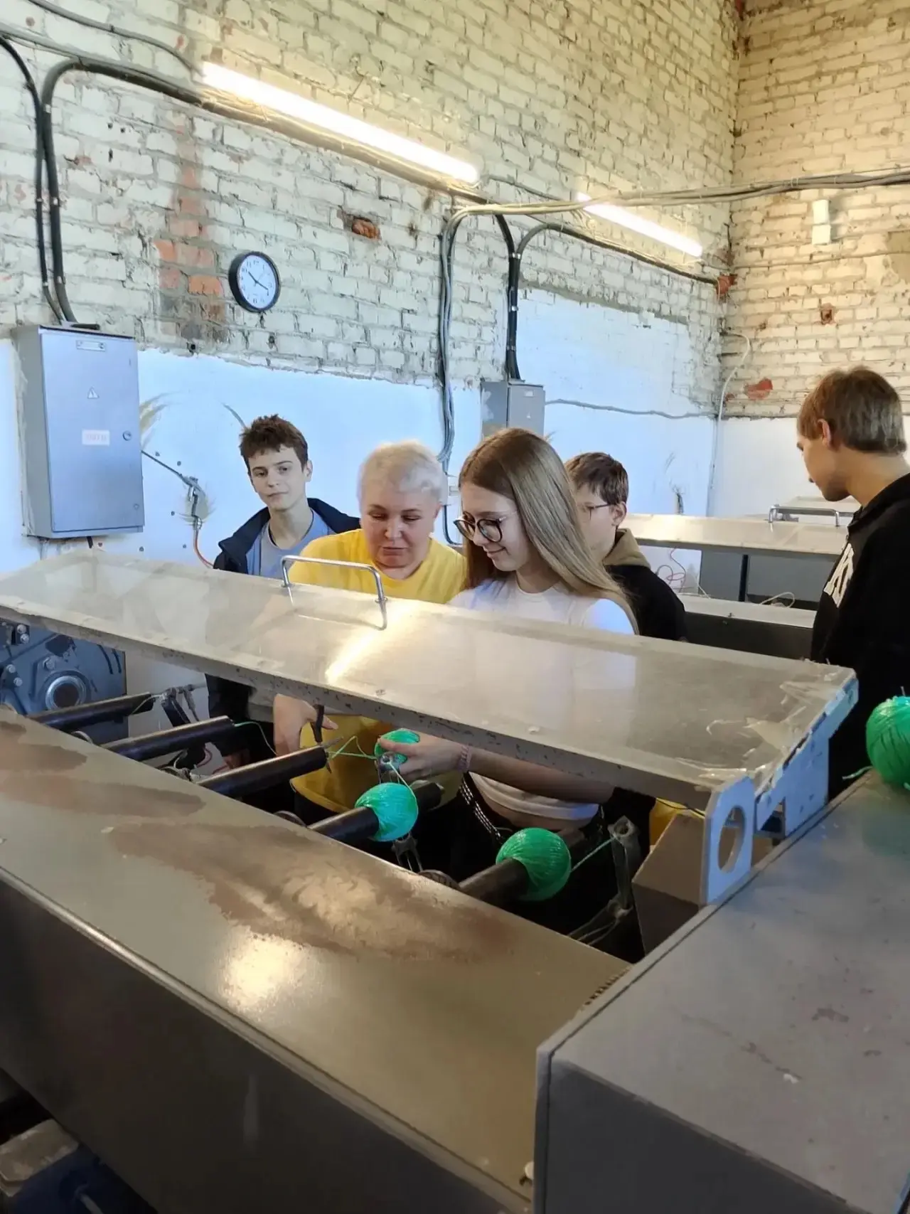 📸 Ученики Куркинской школы № 2 познакомились с производством перчаток​