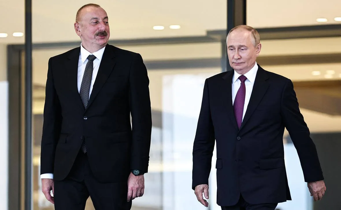 Путин провёл встречу с Ильхамом Алиевым на полях саммита СНГ в Туркменистане, сообщил П...