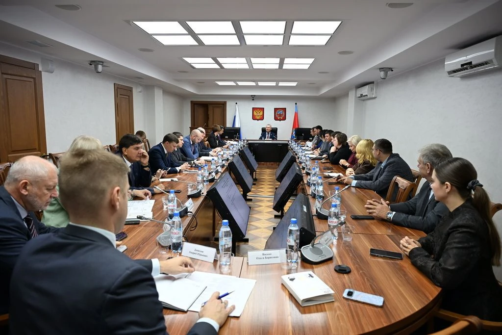 📌 В Алтайском краевом Законодательном Собрании прошло первое оперативное совещание нов...