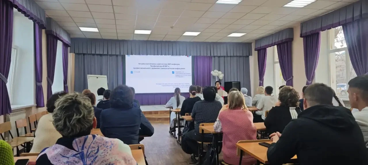 🏥 Медицинские колледжи Бурятии провели тематическую встречу с главным врачом ГБУЗ «Рес...