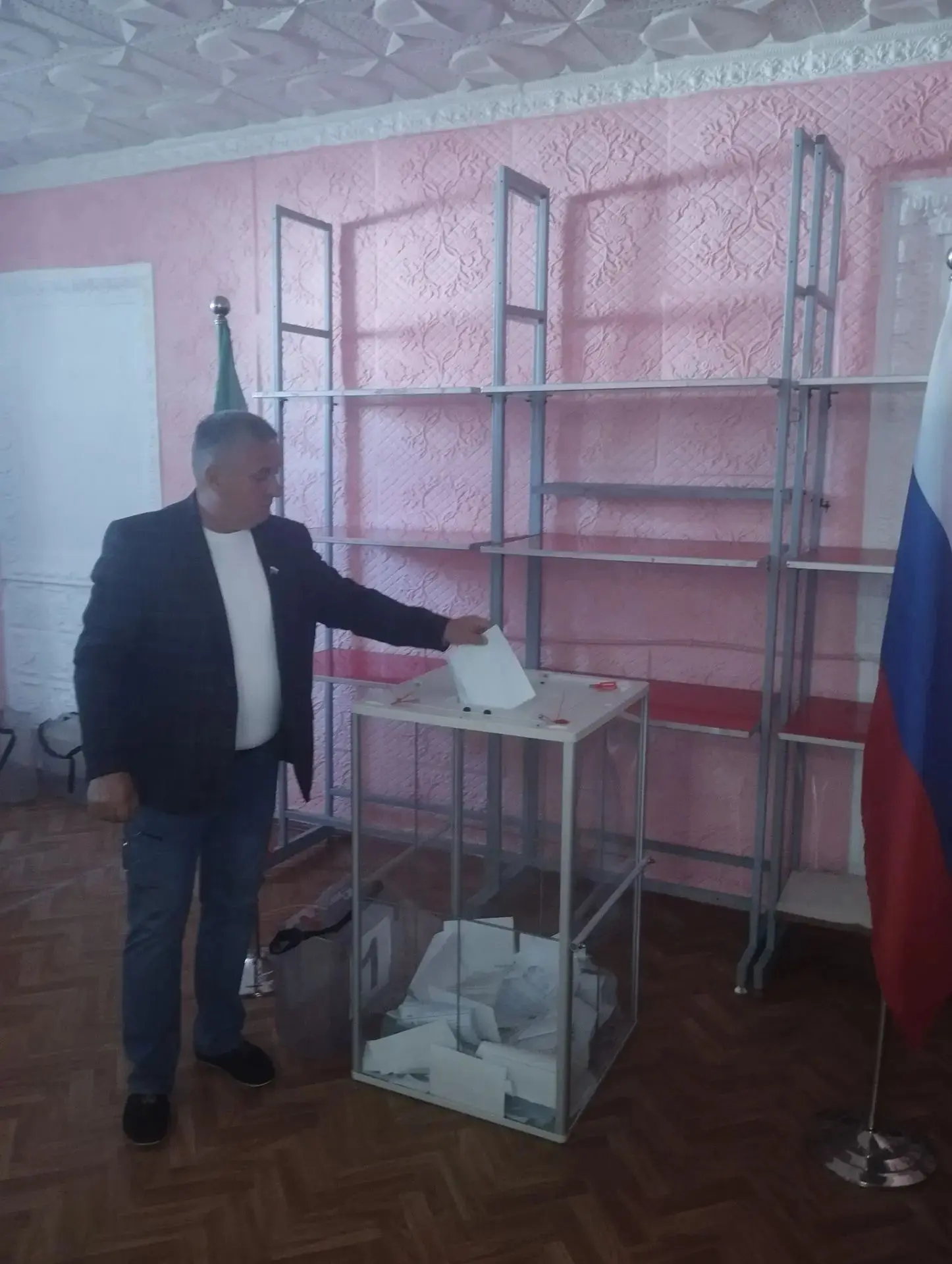 Заместитель председателя Мелитопольского окружного Совета депутатов Хруп Александр Семё...