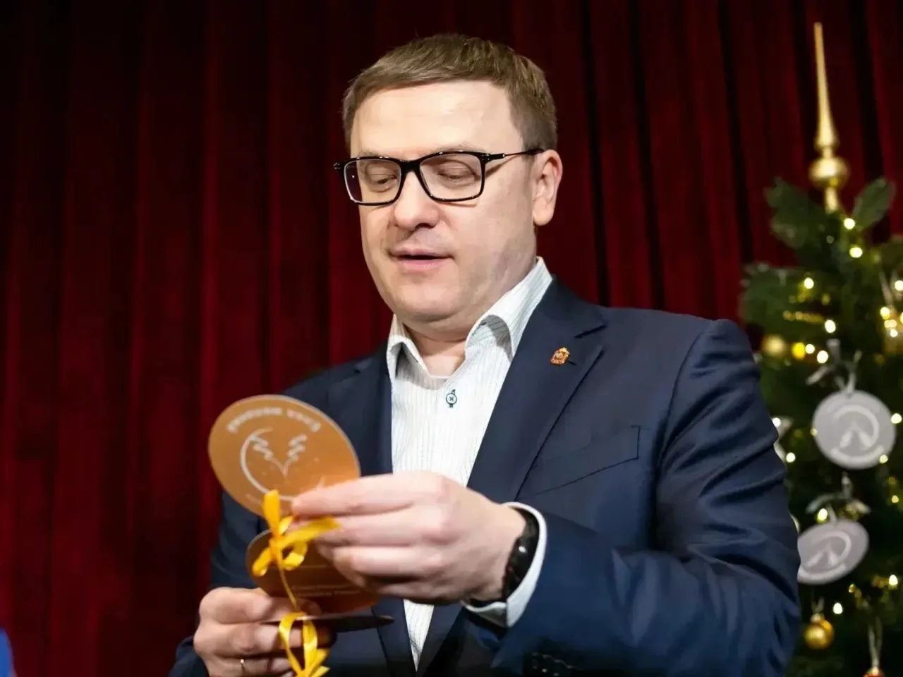 🎁🎄 Челябинская область закупит 22,5 тысячи подарочных наборов от губернатора за 11,7 ...