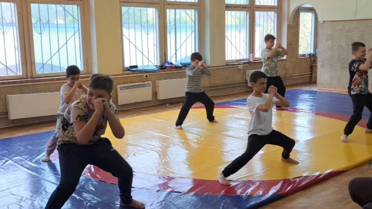🌟 День спорта и энергии: в школе прошли мастер-классы по акробатическому рок-н-роллу и...
