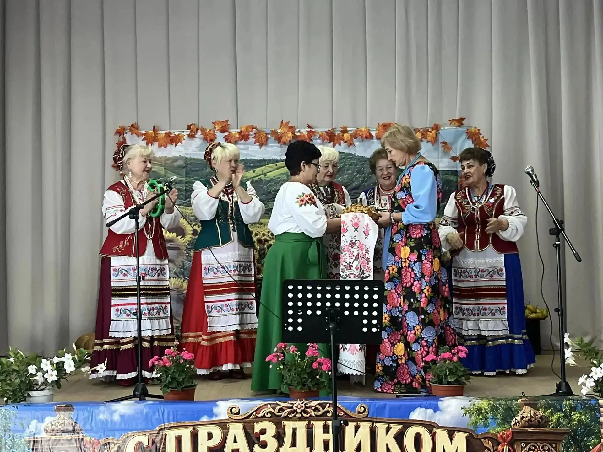 🎉 В минувшие выходные на празднике в честь 105‑летия хутора Красная Батарея Крымского ...