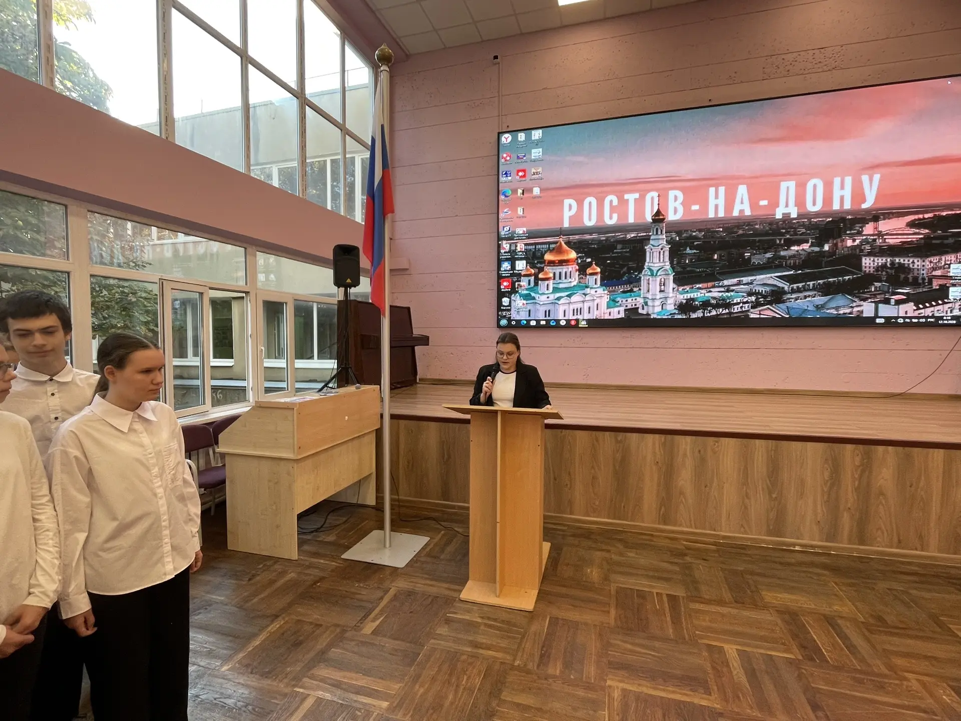 ✅  12 октября 2026 года в МБОУ "Школа 6" состоялось торжественное поднятие государствен...