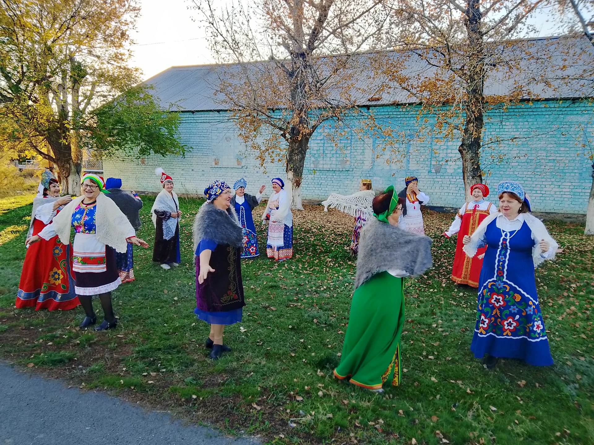 🧣 Пуховый хоровод: единство в каждом узоре