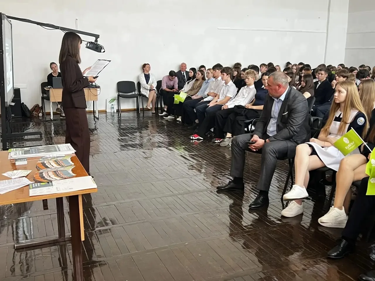 Представители факультетов Кубанского государственного аграрного университета (КубГАУ) п...