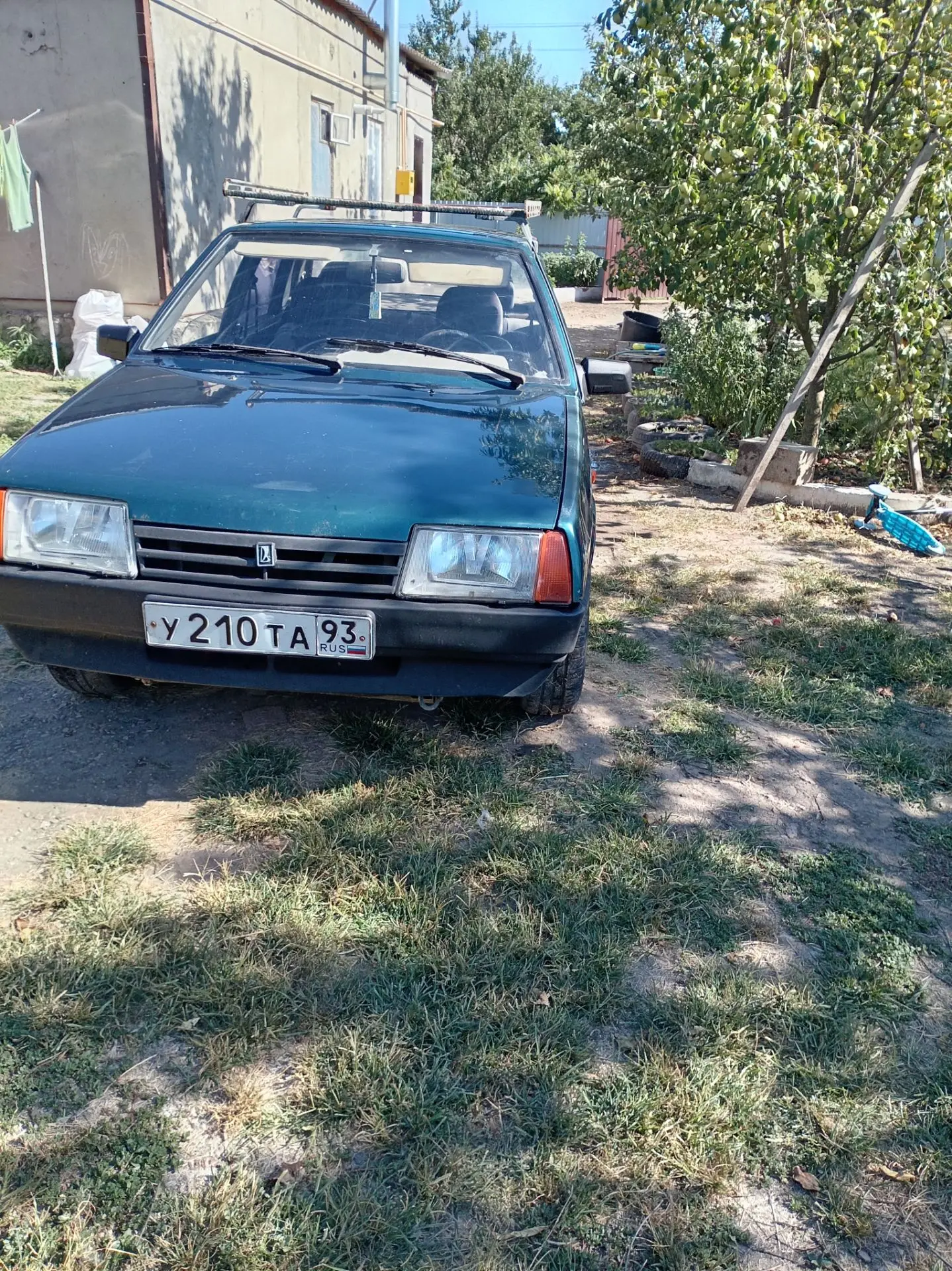 Продаю надежный рабочий автомобиль, 2000г.в.Капремонт двигателя делался 80тыс.км.назад,...