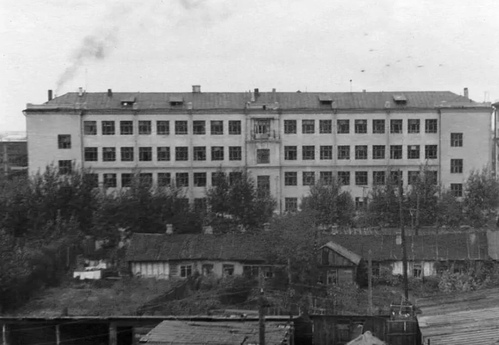 Одно из старейших зданий в Люберцах — школа 6 1938 года постройки