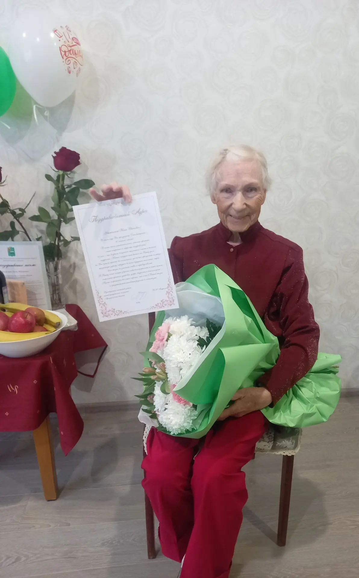 Поздравляем с 90-летием Нину Ивановну Некрасову из Шенкурска!
