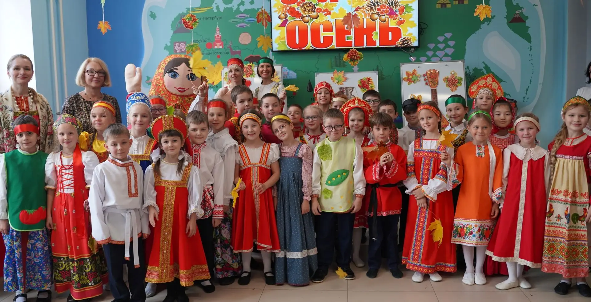 В начальной школе гимназии № 406 сегодня прошёл праздник "Золотая осень"— яркая встреча...