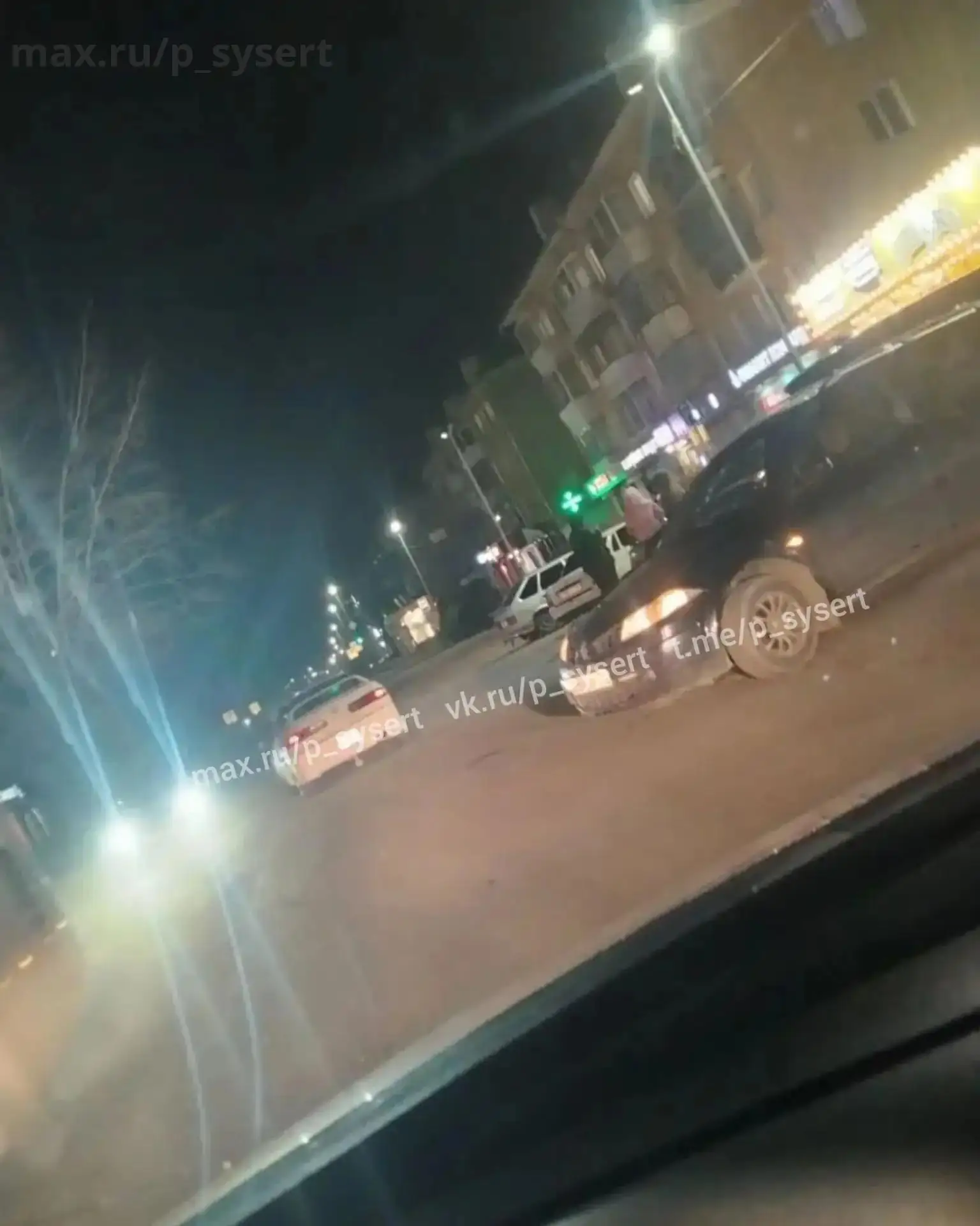 🚨 ДТП на улице Коммуны! Будьте внимательны на дорогах! 🚗💨