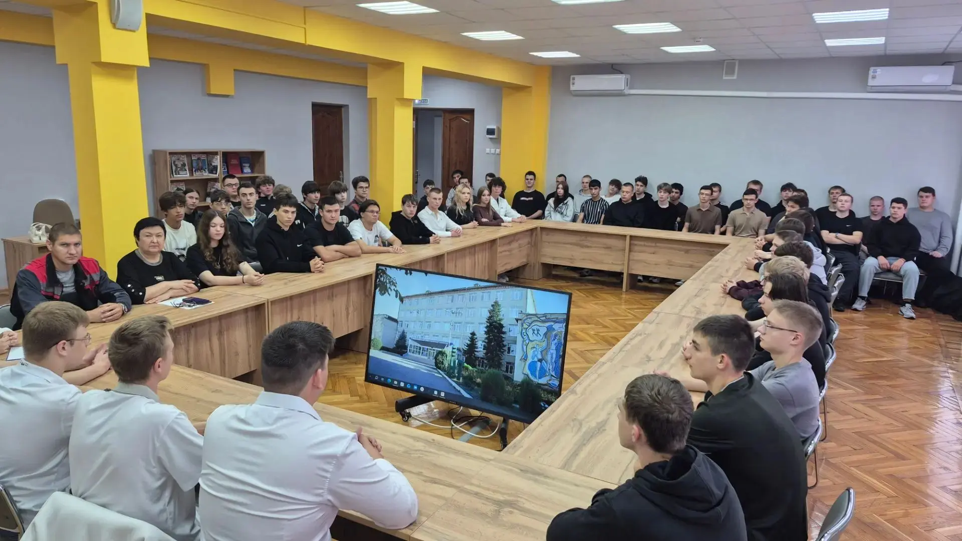 От теории к практике: студенты поделились реальным опытом на форуме «Найди свой путь к ...