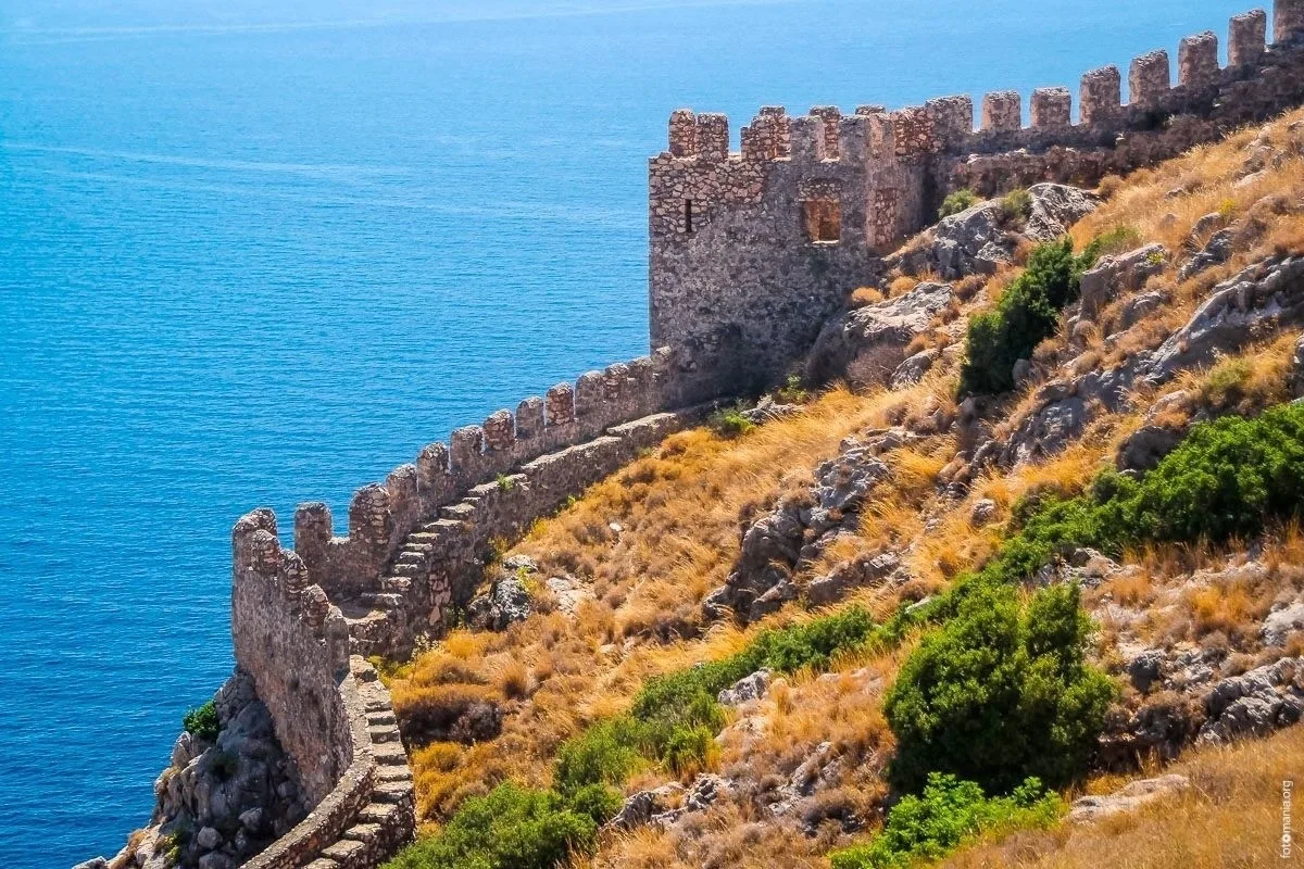 Крепость Алании (тур. Alanya Kalesi) - визитная карточка города, его главная достоприме...