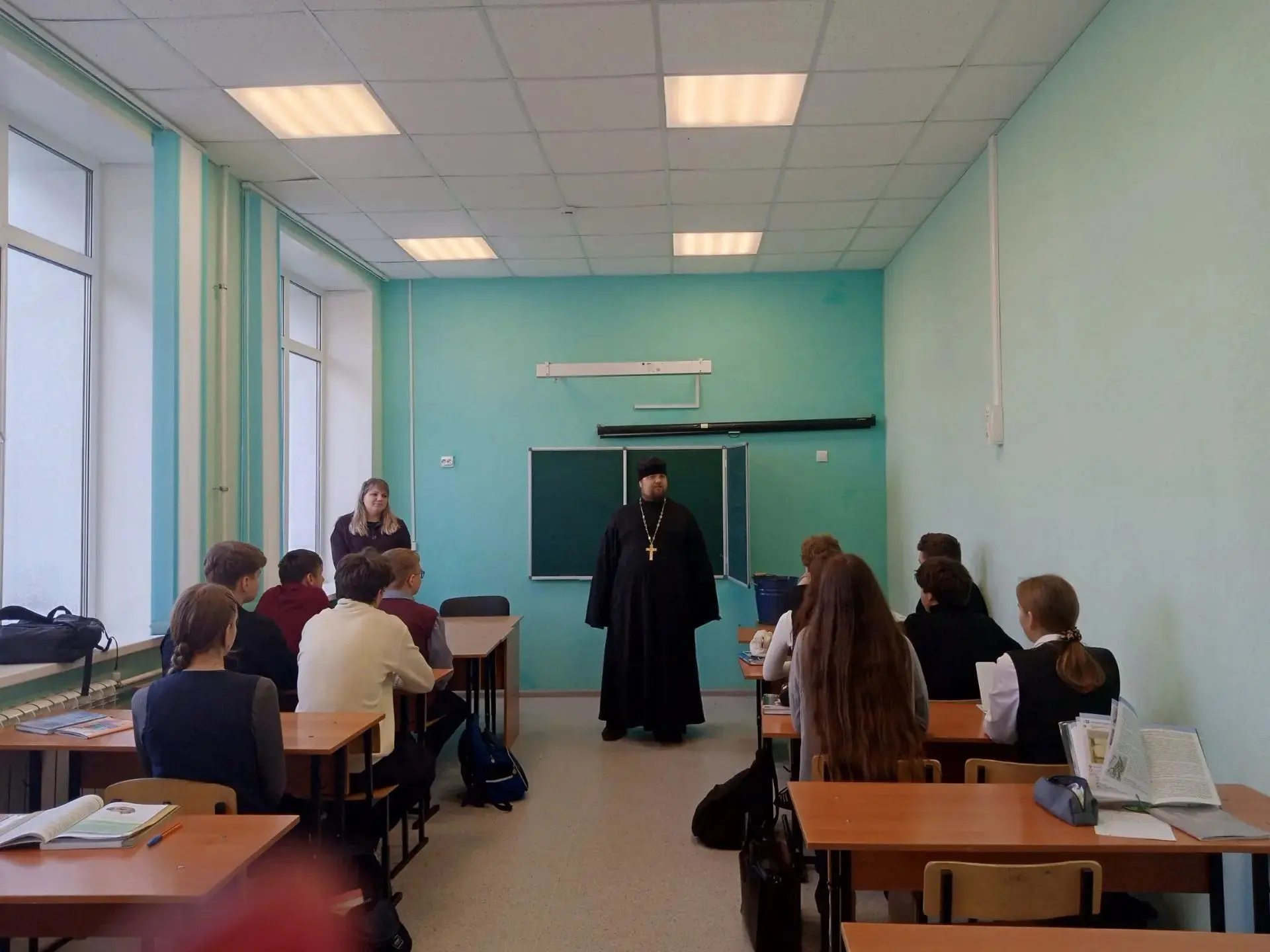 ✨Накануне праздника Покрова Пресвятой Богородицы учащиеся Фатежской школы № 2 встретили...