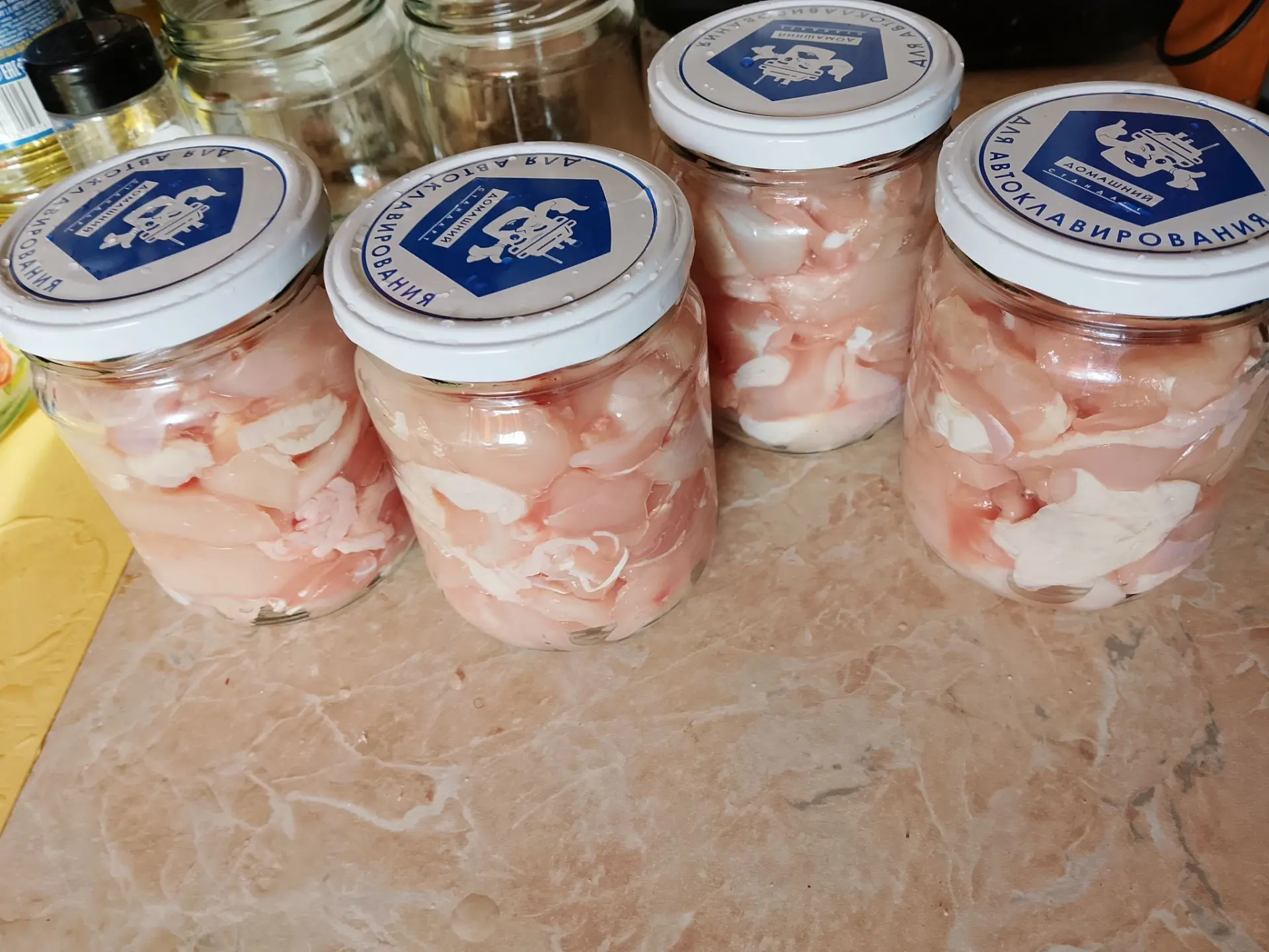 Сегодня по плану, тушенка из бройлера,
