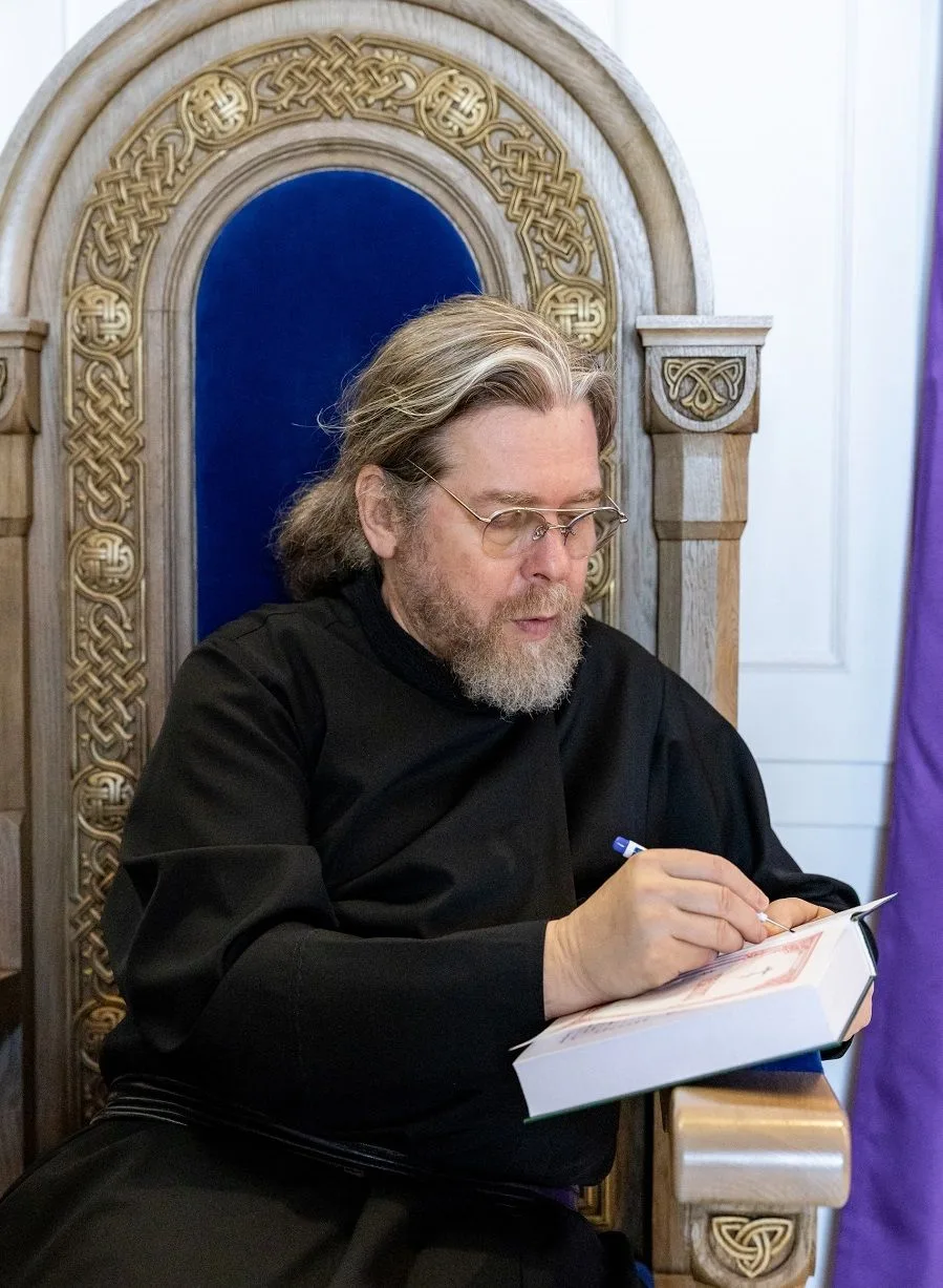 Я твердо знаю: Господь выведет и приведёт куда надо, даже если всё вокруг подталкивает ...