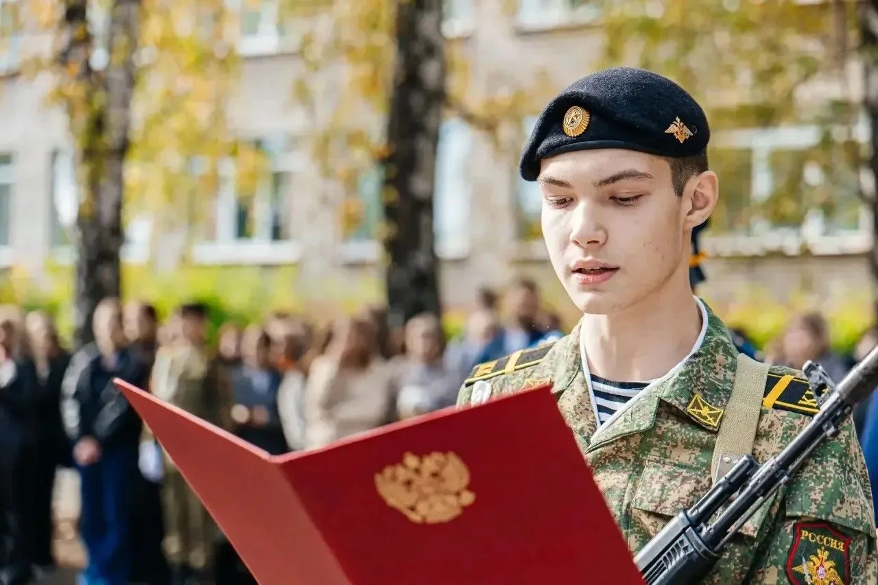 ⚔️ Торжественная церемония посвящения в кадеты прошла в школе №14