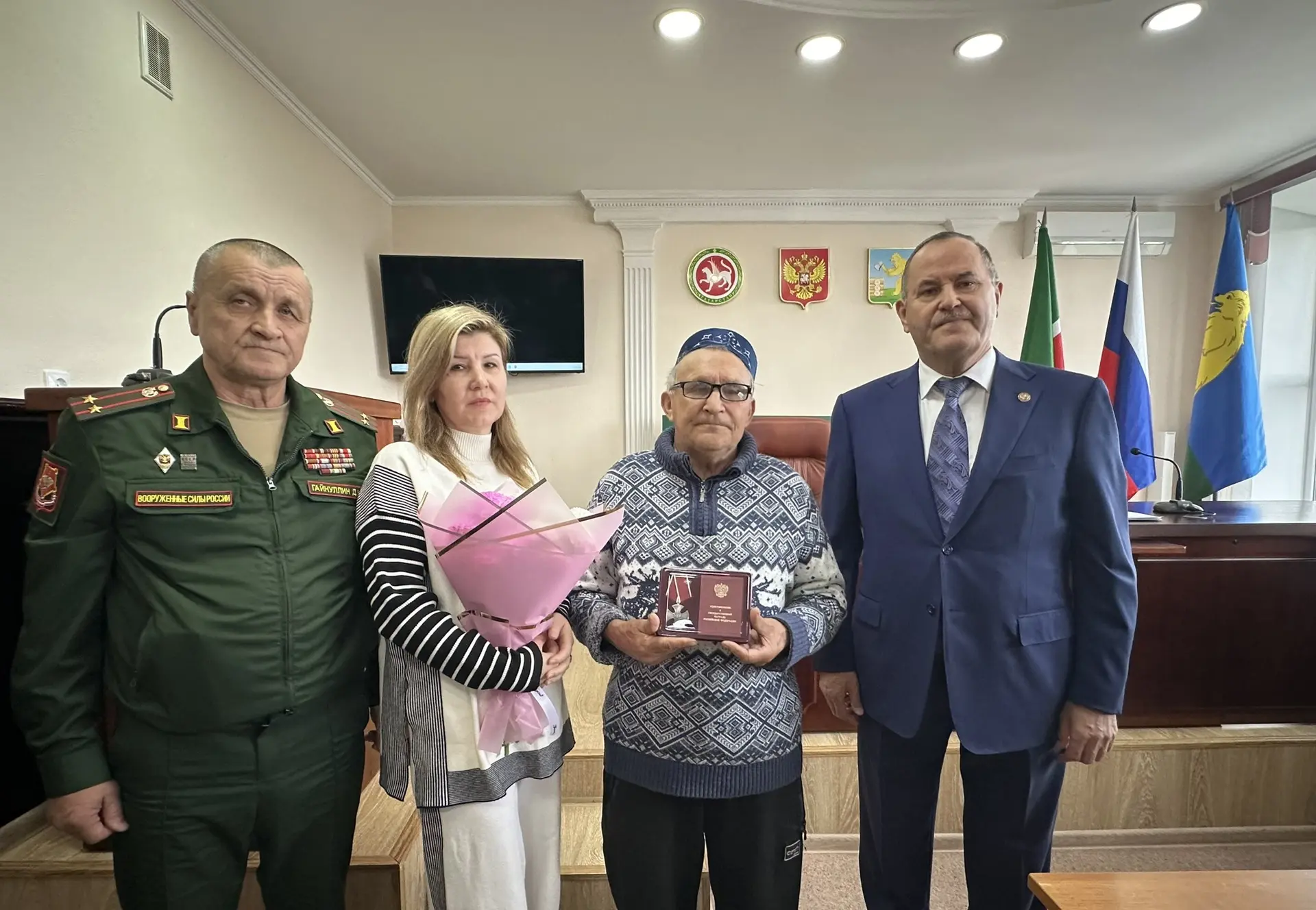 Бүген махсус операциядә катнашкан якташ солдатларыбызга Россия Федерациясе Президенты У...