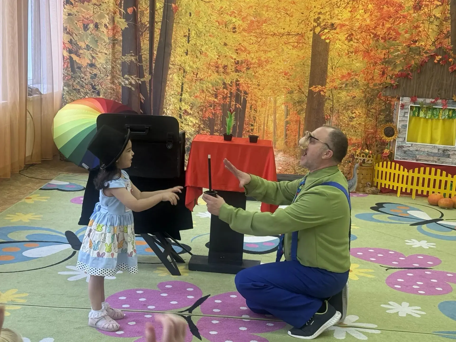Сегодня каждый из ребят окунулся в атмосферу волшебства. Спросите у ребенка, какой из ф...