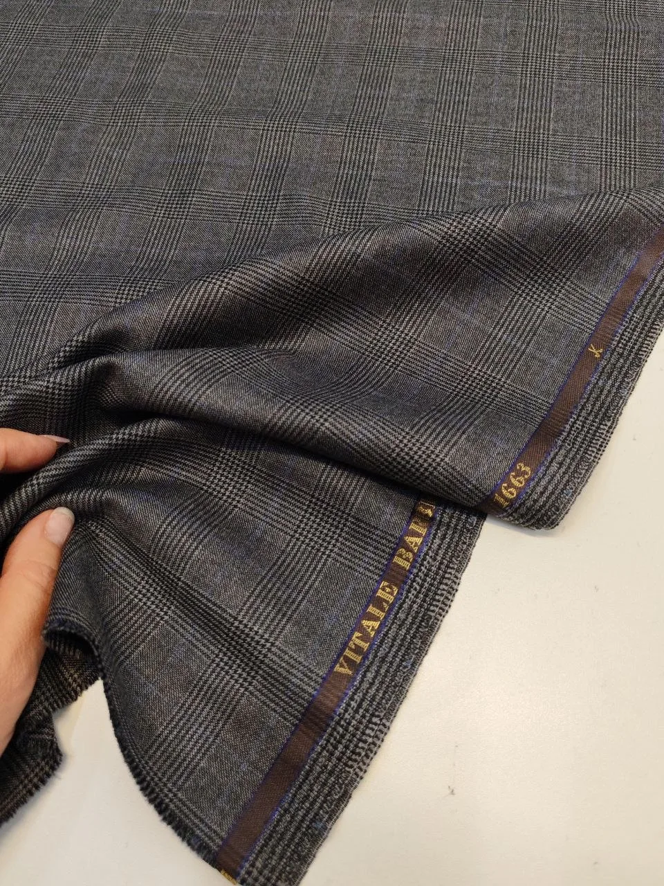 Отрезы по Спеццене люксовых производителей Vitale Barbеris Canonico, Marlane, Scabal, C...