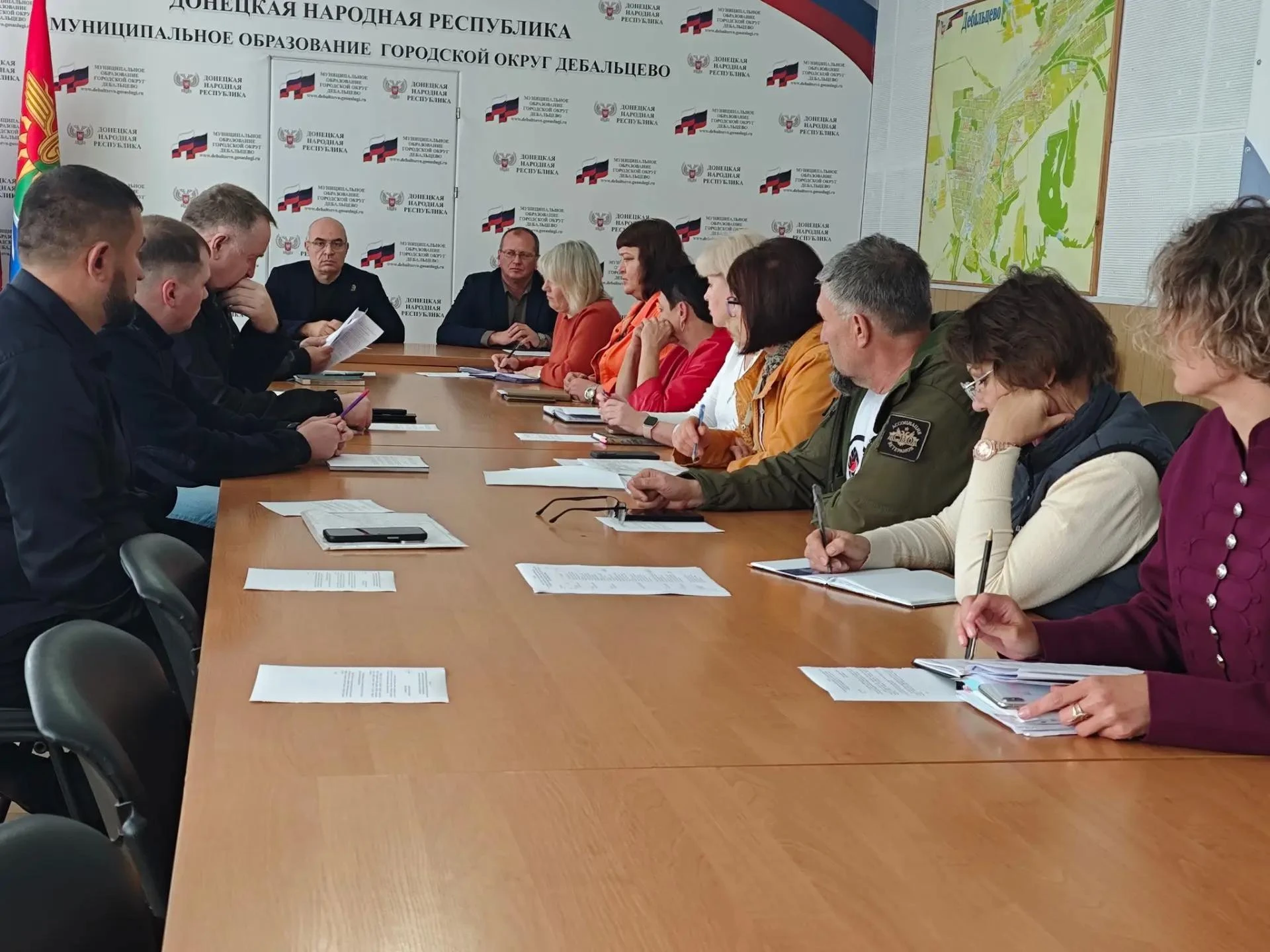 Врип главы городского округа Максим Вельма провел заседание межведомственной комиссии п...