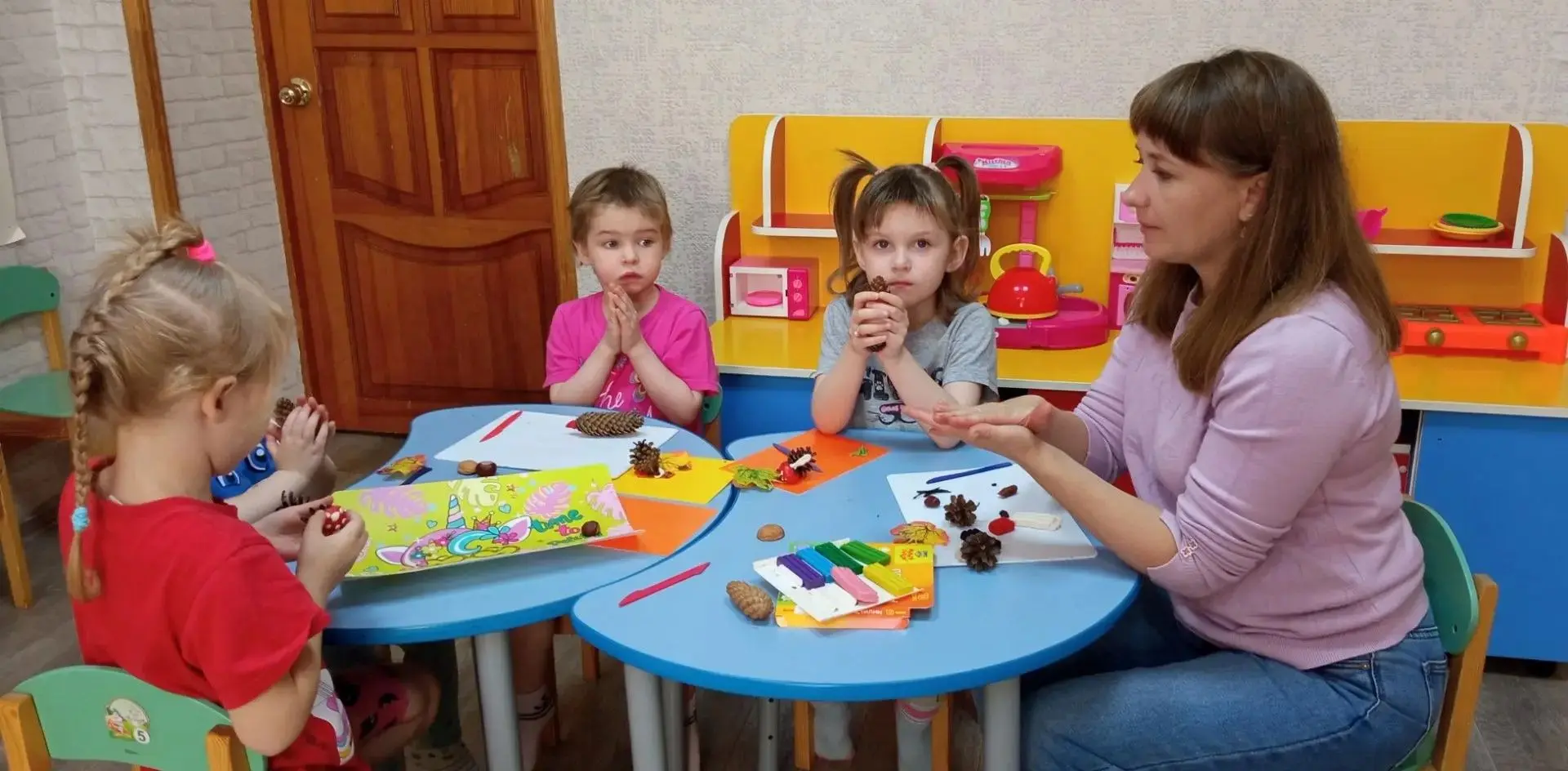 В младшей группе Щигровского центра «Импульс» сегодня царила по-настоящему творческая а...
