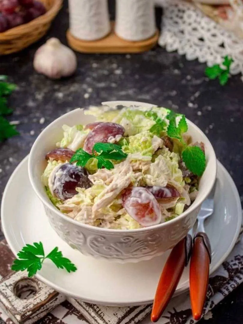 ✅Салат с пекинской капустой, виноградом и курицей❤️