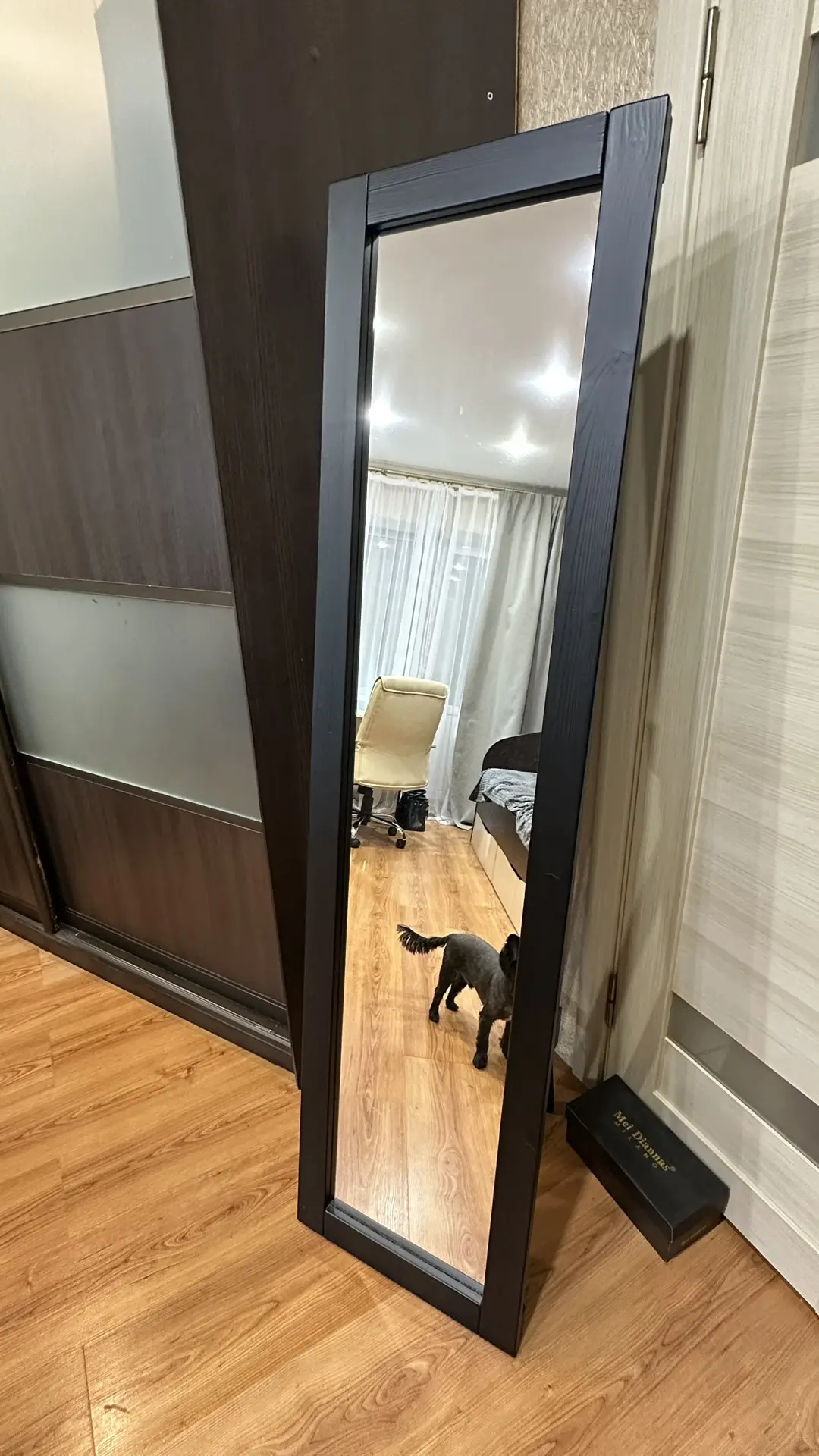 Добрый вечер! Продаю зеркало напольное. Размер зеркала в раме 175х45 см. Ширина рамы: 6...
