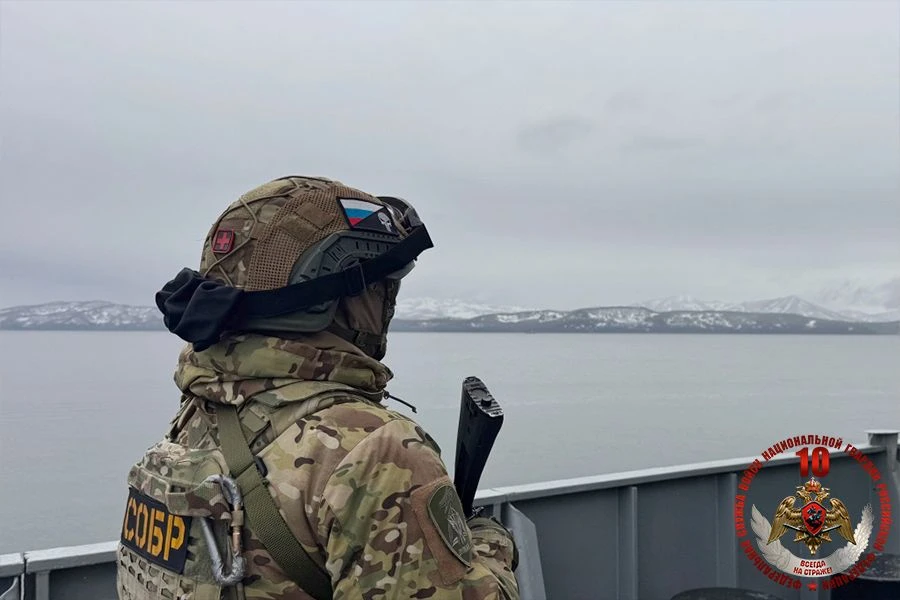 На Дальнем Востоке сотрудники СОБР Росгвардии отметили годовщину со дня образования под...