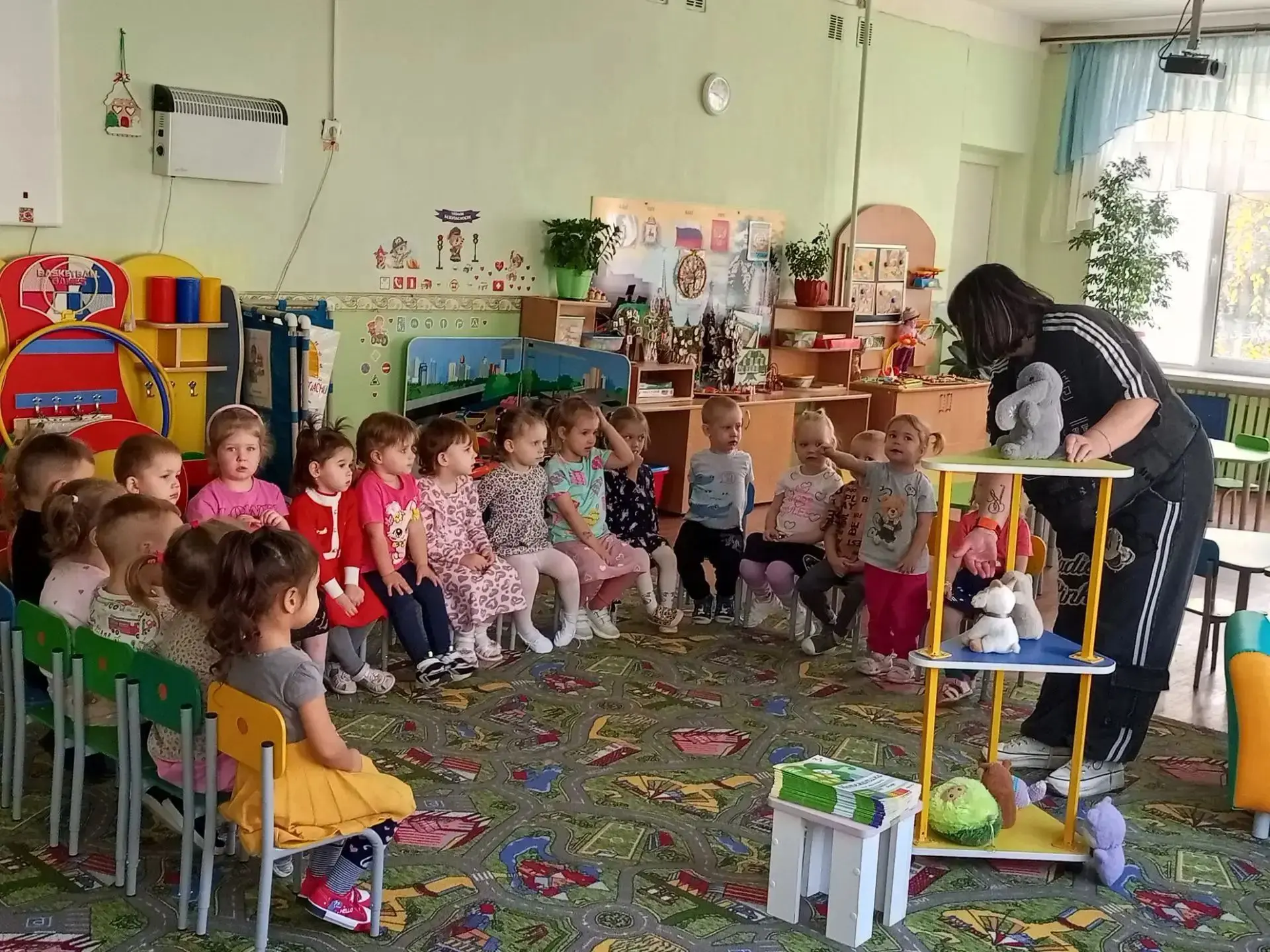 Сегодня в нашей младшей группе "Солнышко 🌞 " под руководством воспитателя Алексеевой А...