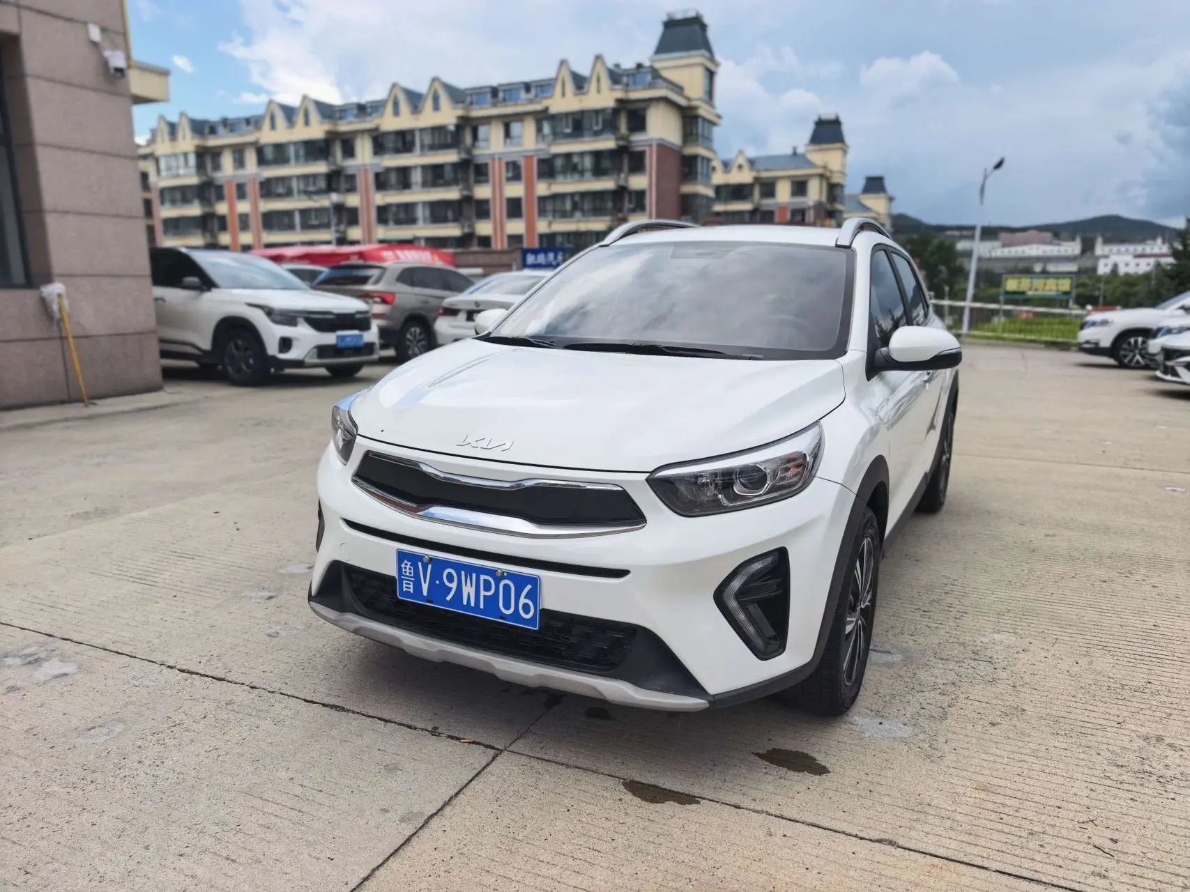 Kia KX1 04.2022 год