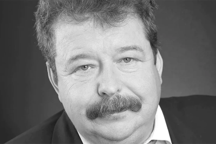 В Новосибирске умер директор школы № 112 Вадим Платонов