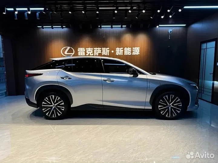 🚘 Lexus RZ 2023 450e four-wheel drive