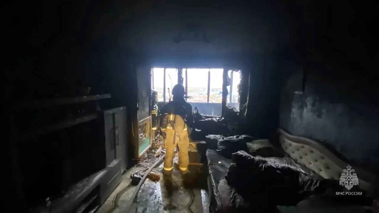 🚨В Барнауле ликвидировали пожар в 18-этажном доме на улице Советской Армии.