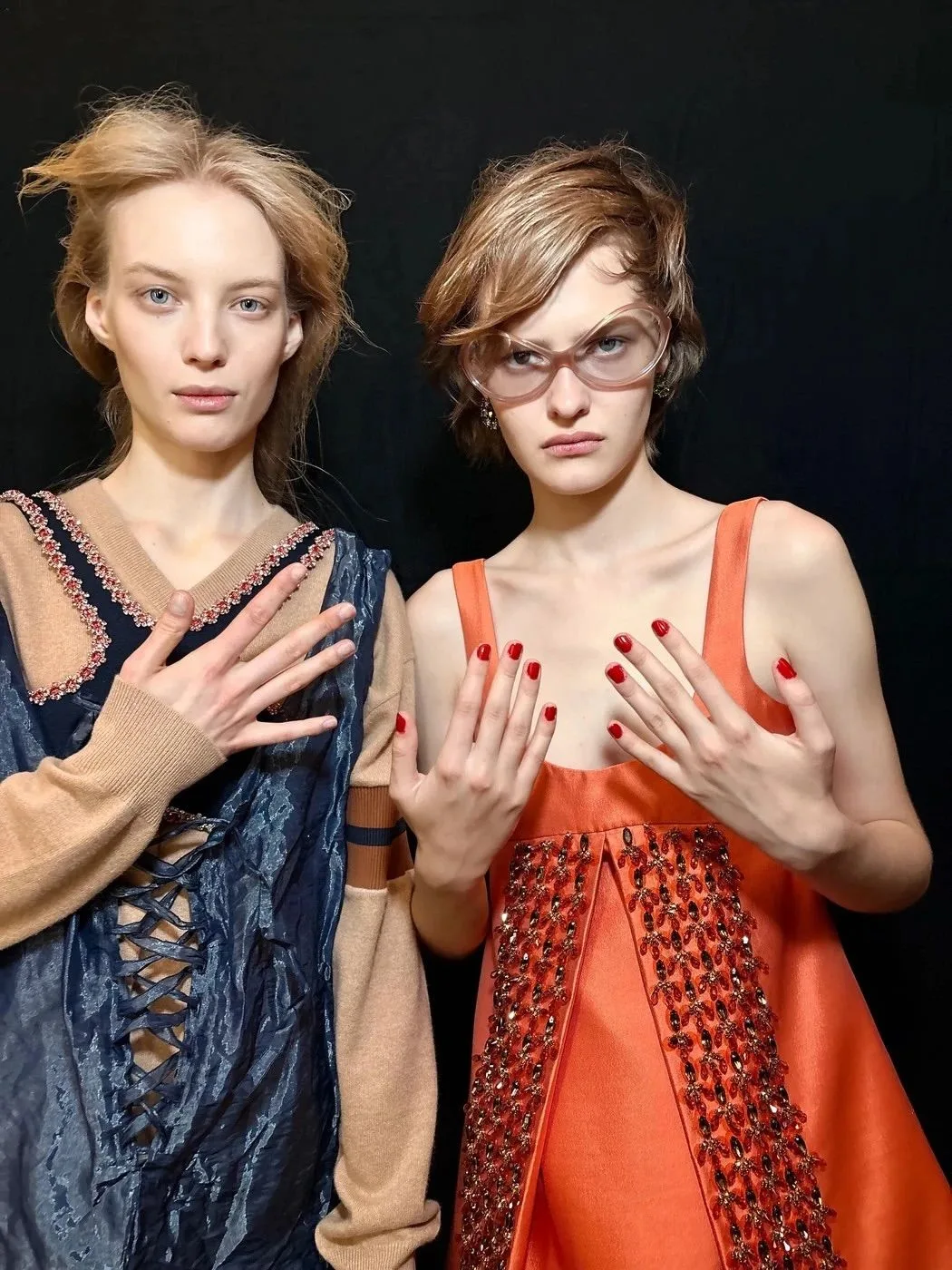 Clean Girl официально всё? Miu Miu объявили о закате эпохи «идеальной» красоты 💅