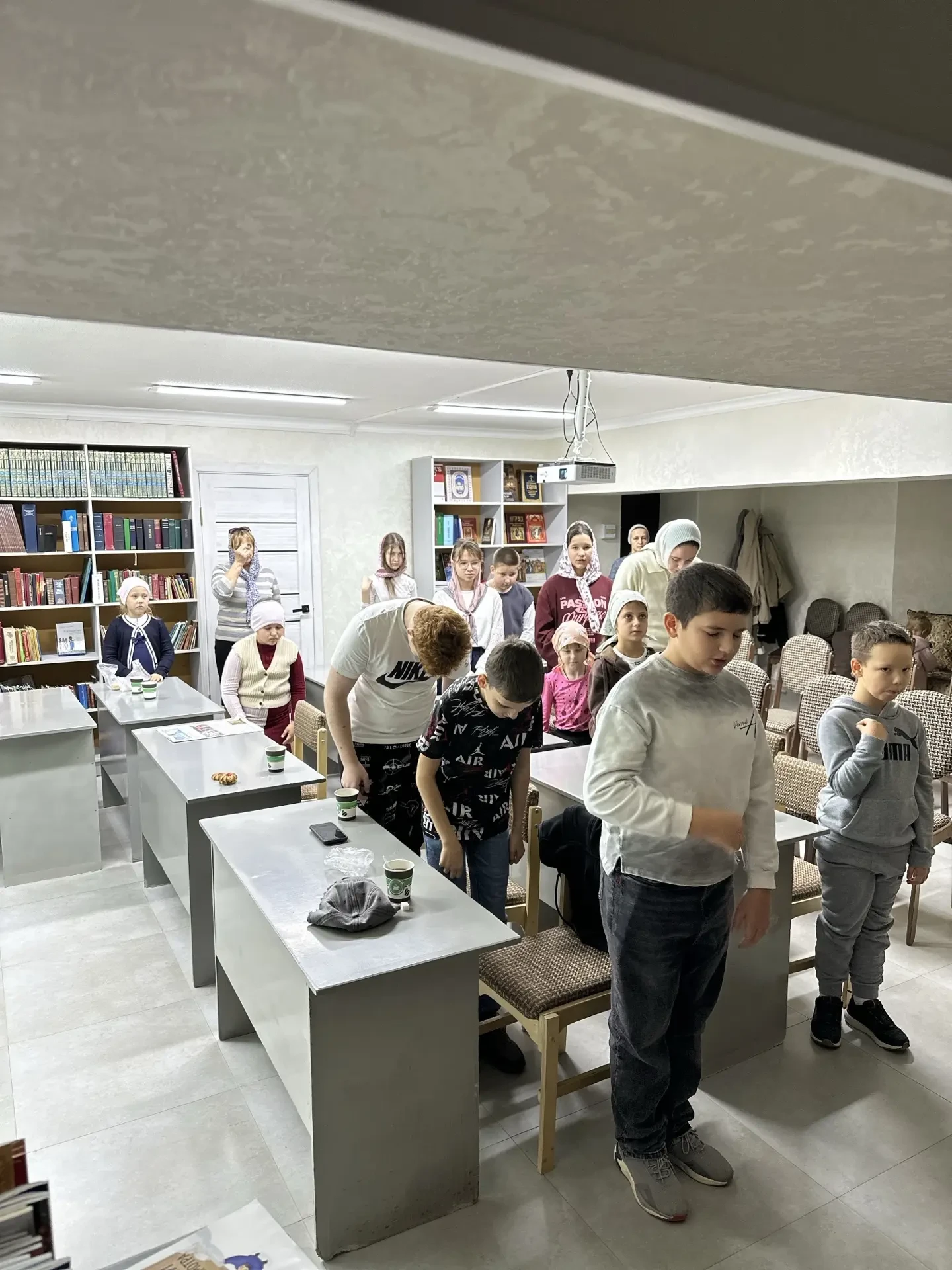 Учащиеся воскресной школы продолжили занятия по программе «Онлайн Воскреска». В следующ...