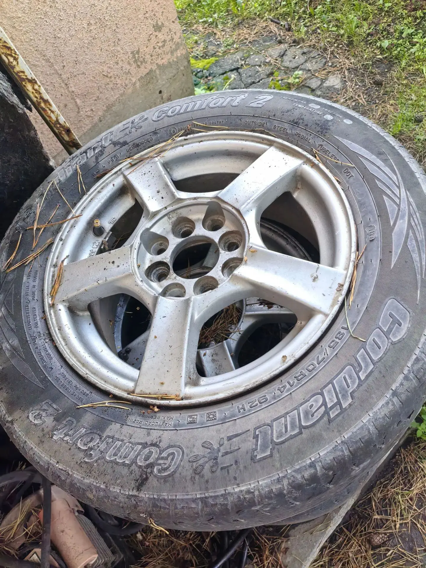 Продам литьё с резиной(резина на докатку) R 185/70/14