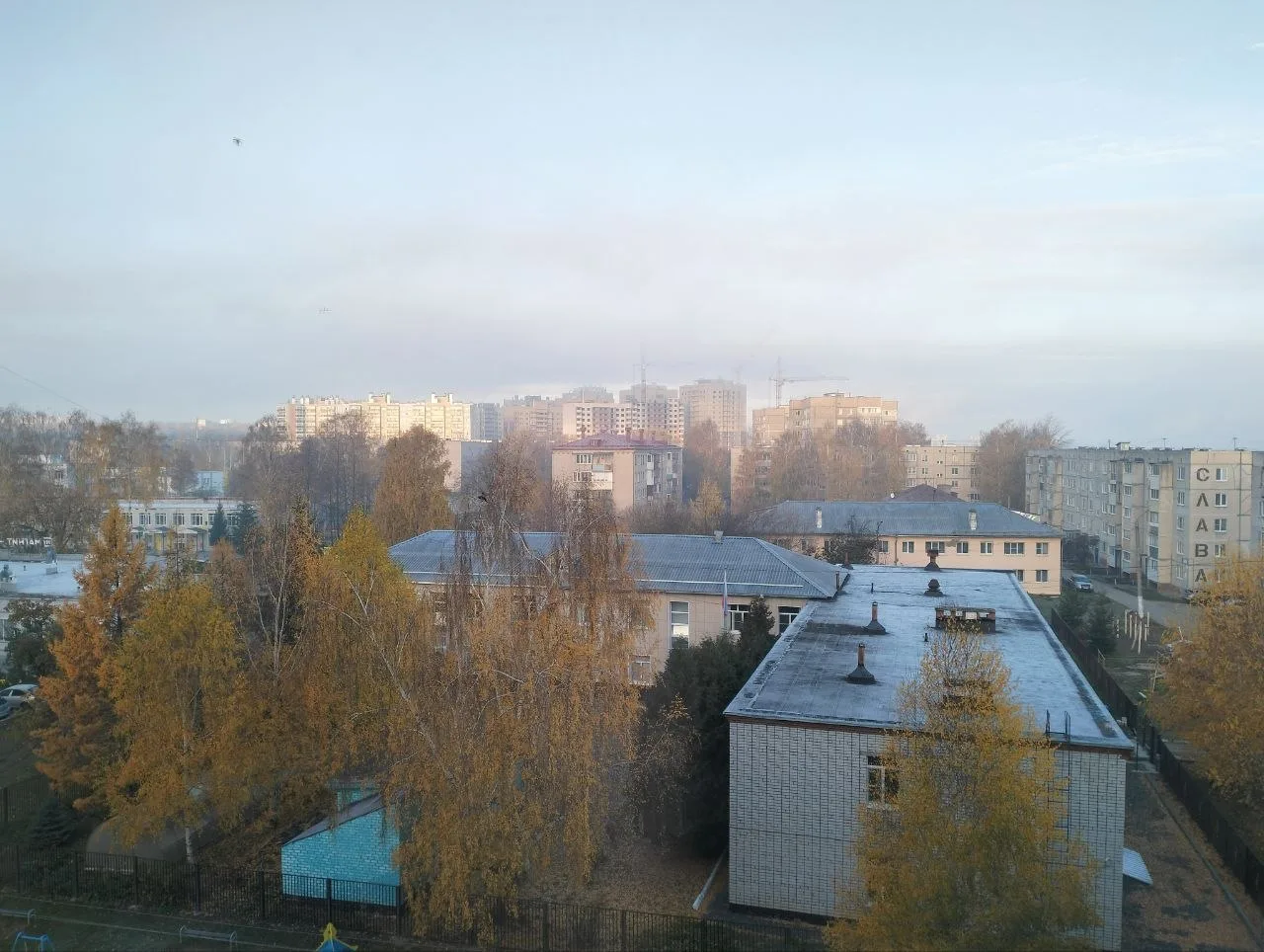 Количество солнечных дней в Чебоксарах в октябре в последние годы. В скобках указан сре...