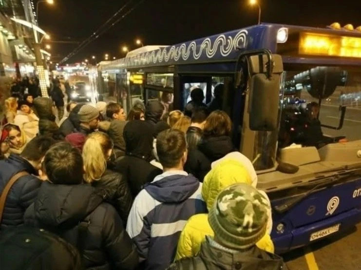 🚌 Даже на Ямале кончились деньги? Школьникам двух городов отменяют бесплатный проезд