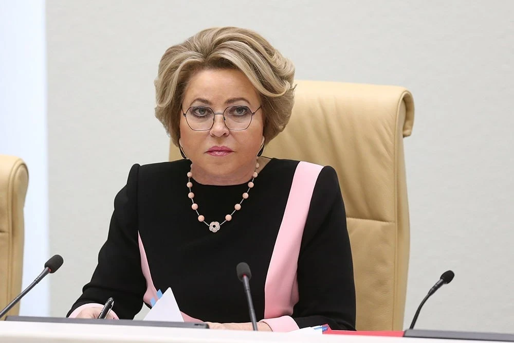 Матвиенко требует остановить выдачу лицензий вузам