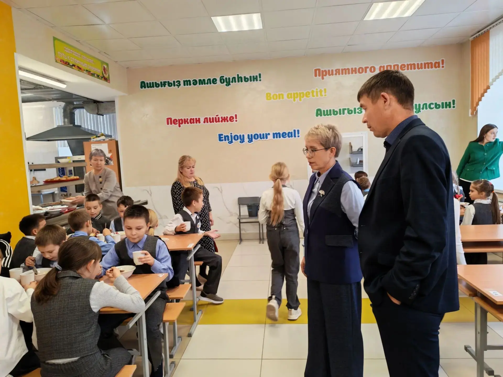 На днях выдалось время заглянуть в несколько наших школ — хотела посмотреть, как кормят...